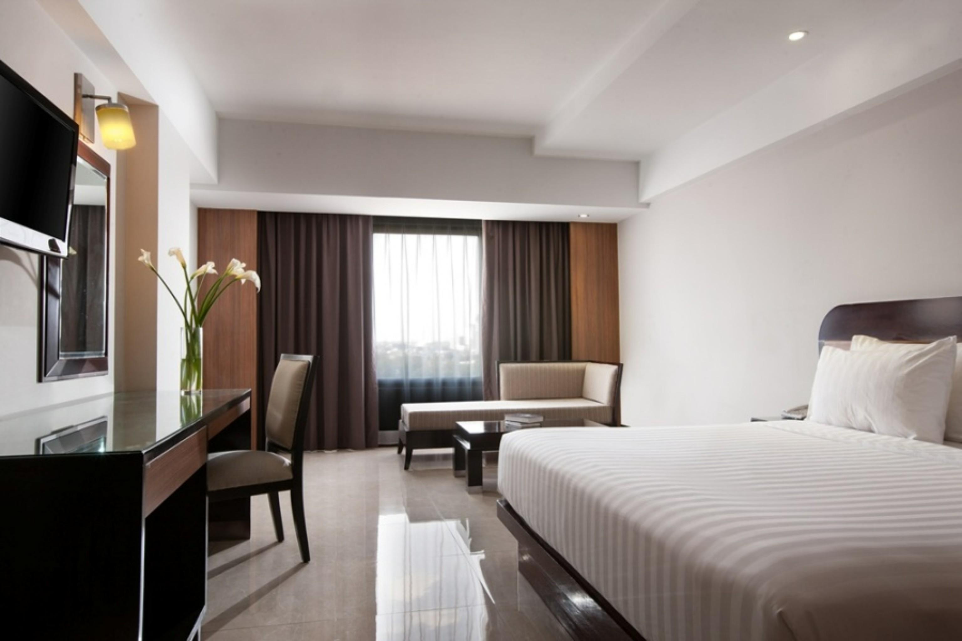 Hotel Santika Premiere Семаранг Экстерьер фото