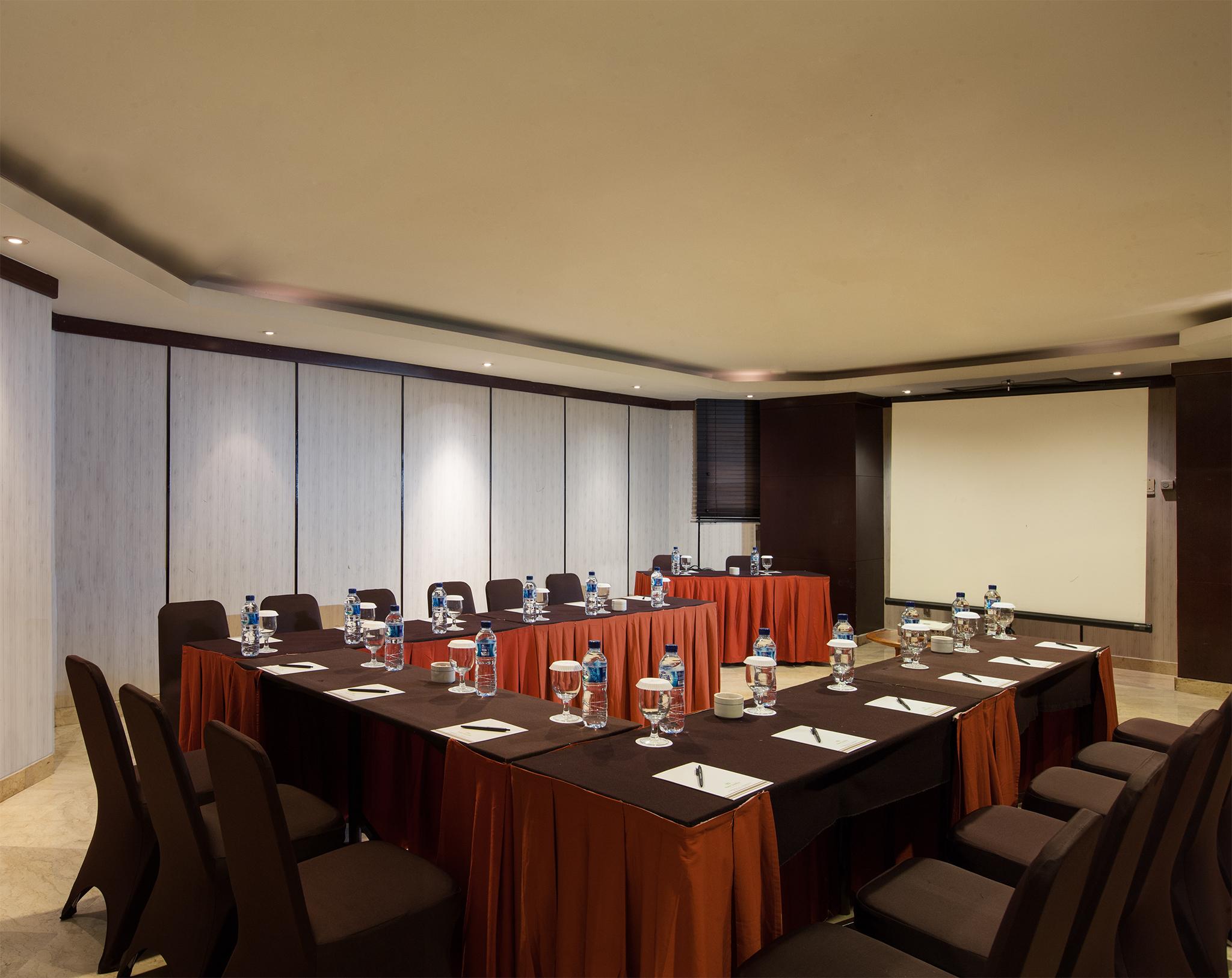 Hotel Santika Premiere Семаранг Экстерьер фото