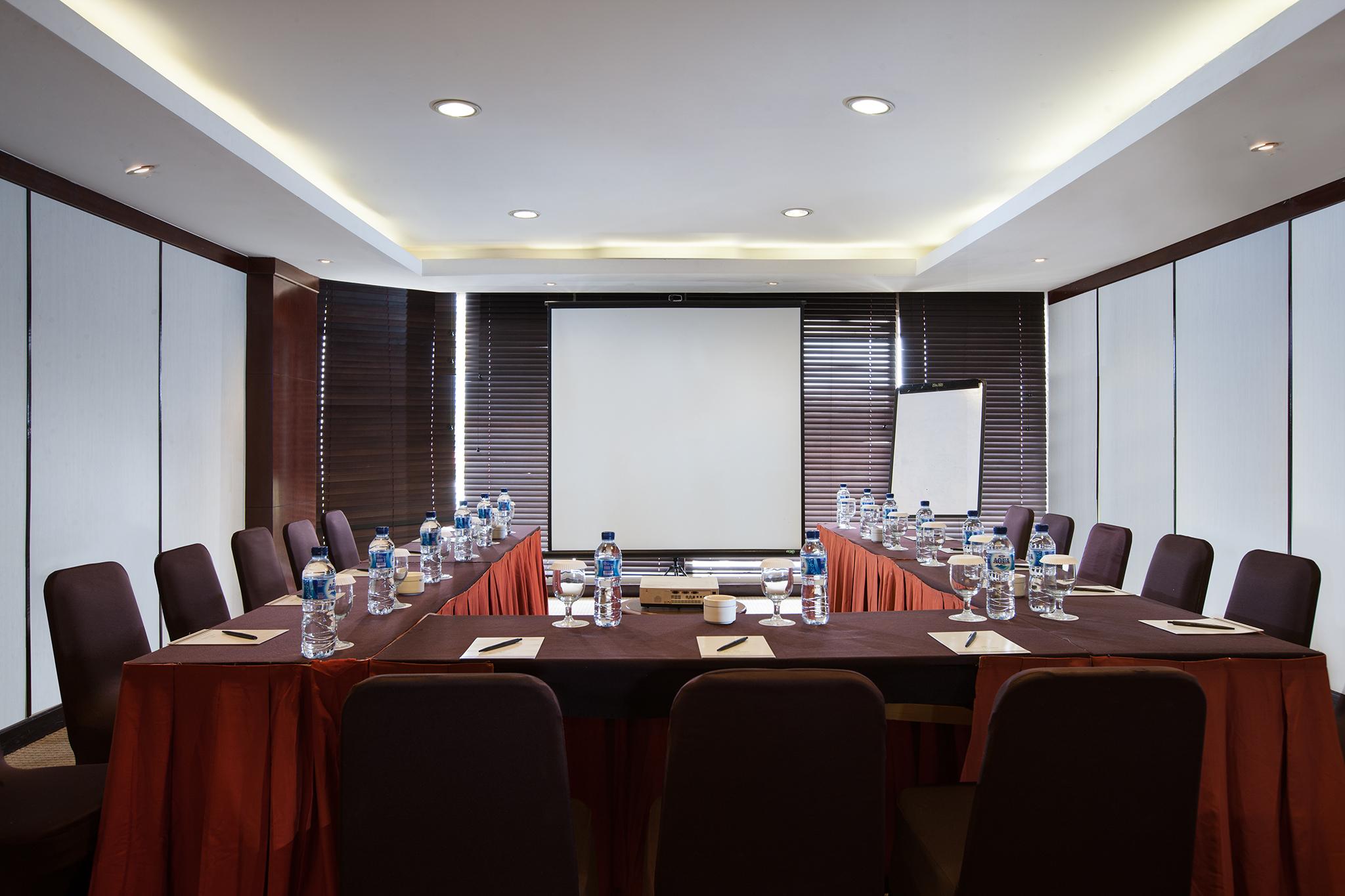 Hotel Santika Premiere Семаранг Экстерьер фото