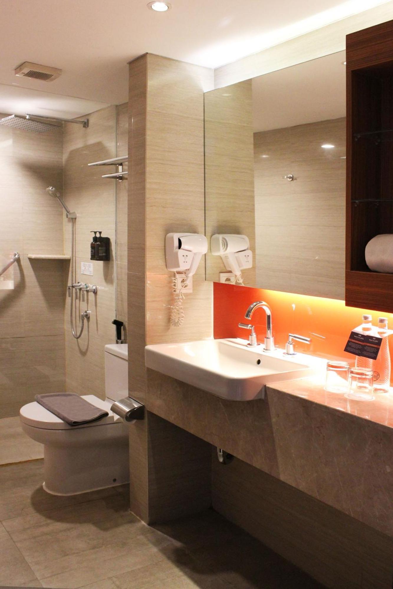 Hotel Santika Premiere Семаранг Экстерьер фото