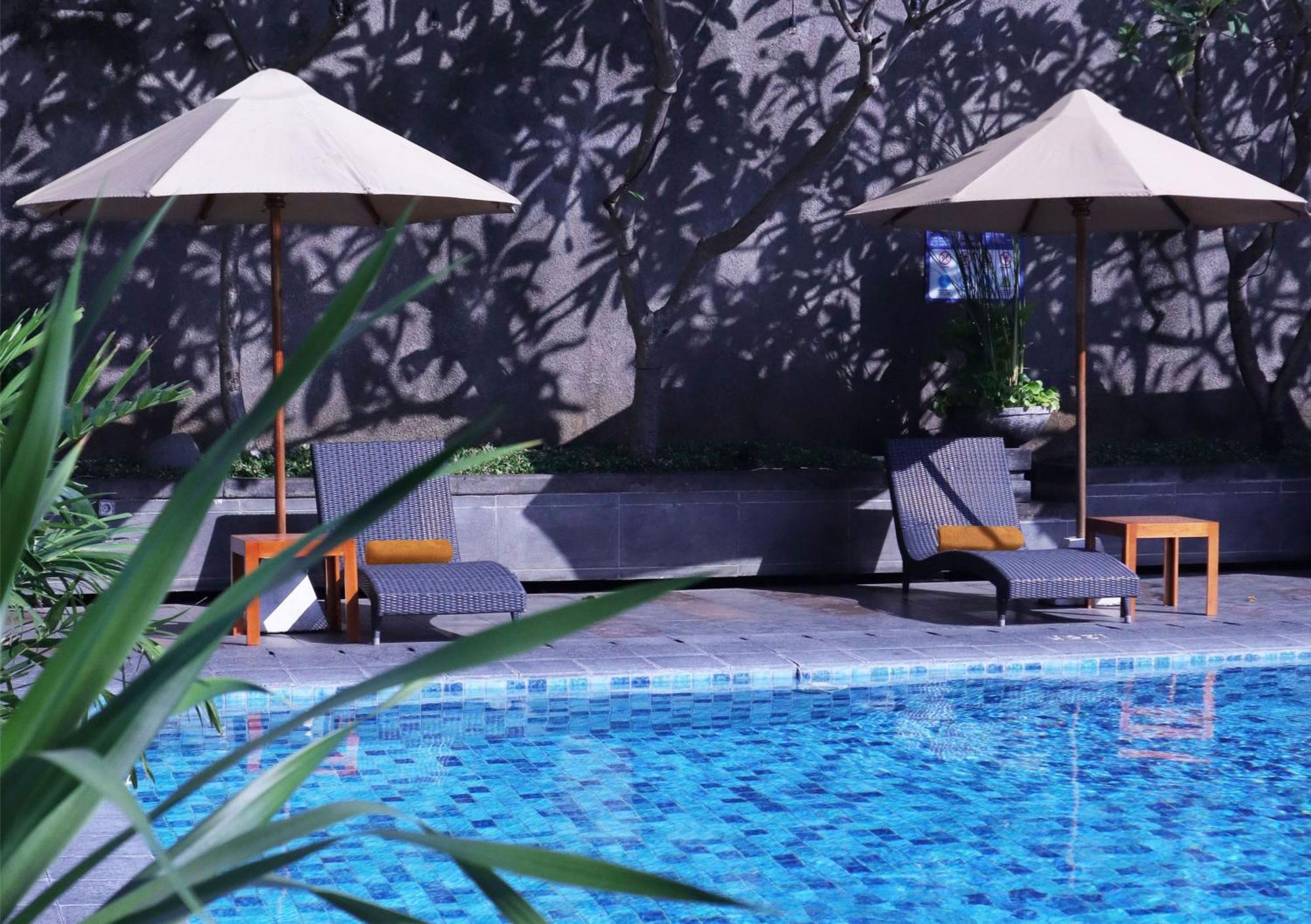 Hotel Santika Premiere Семаранг Экстерьер фото