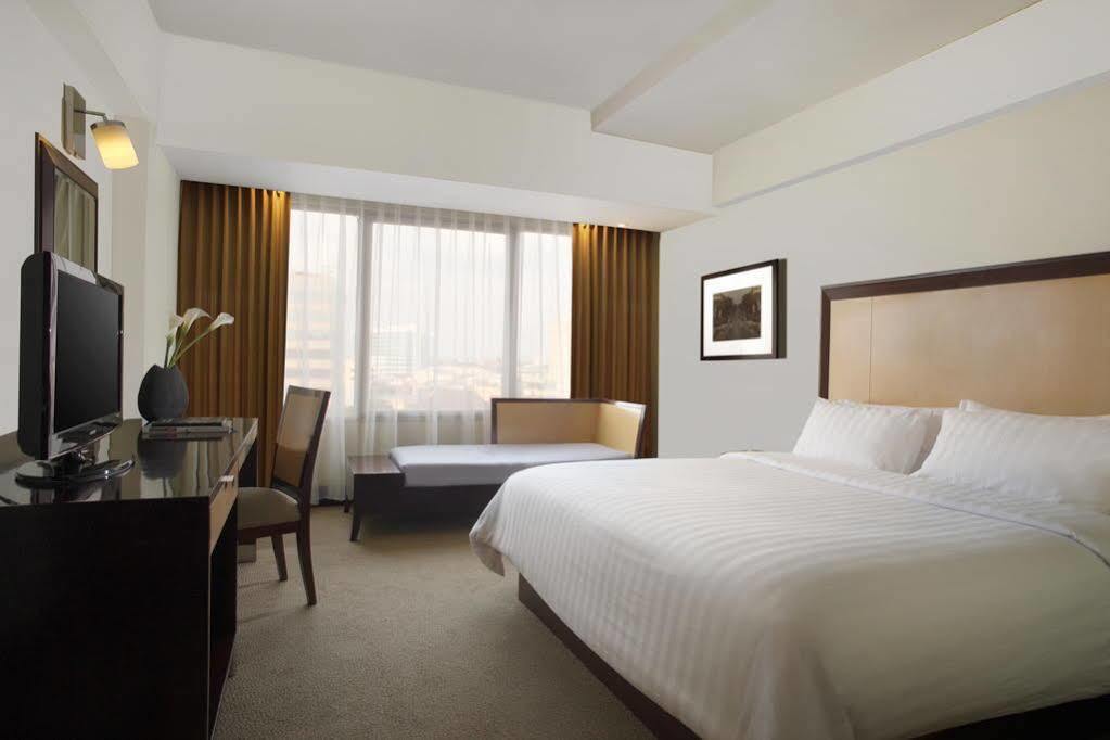 Hotel Santika Premiere Семаранг Экстерьер фото
